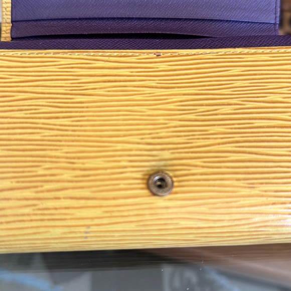 HOST PICK Louis Vuitton Epi Yellow Tresor Wallet with Dustbag, Box, Bag, Ribbon - Picture 13 of 15